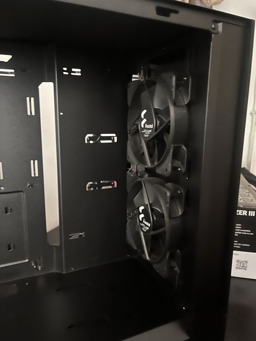Carcasa fractal design pop silent negru mid