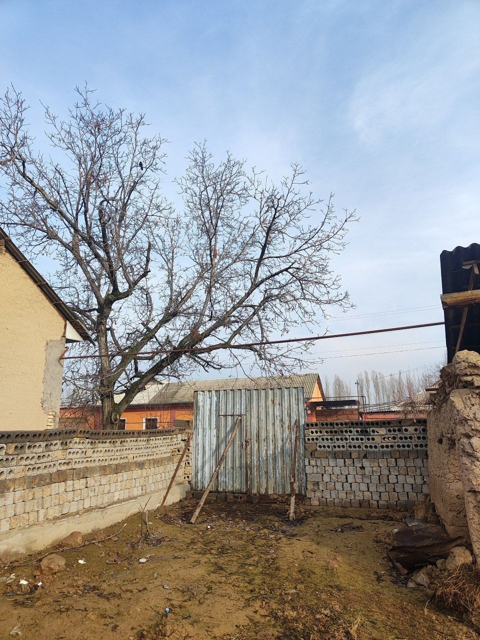 Участка сотилади