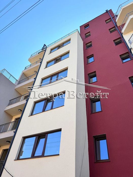 Продава се Двустаен апартамент в Варна, Колхозен пазар - 68 кв.м за 1692 €/кв.м - Снимка #1