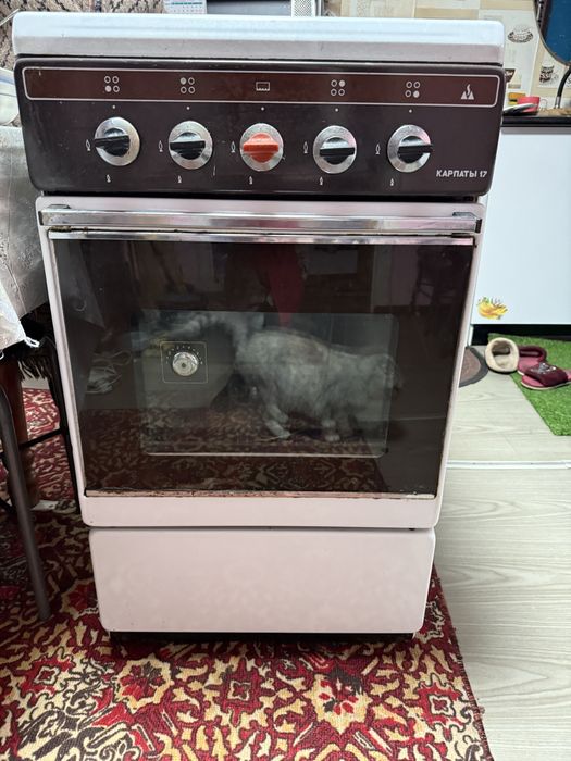 Продам газовую плиту