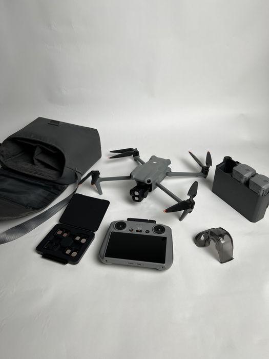 Квадрокоптер дрон dji air 3 fly more combo