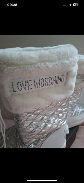 Love Moschino ghete de iarna