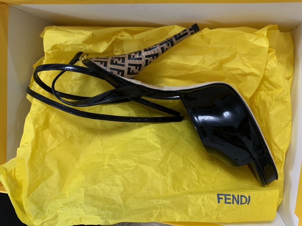 Fendi, ОРИГИНАЛ,  босоножки