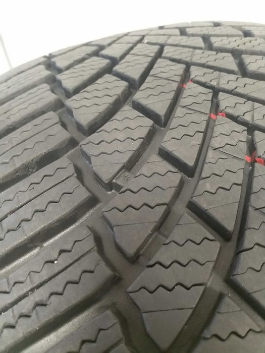 Bridgestone Blizzak LM005, 235/55/R17, 4бр. зимни гуми