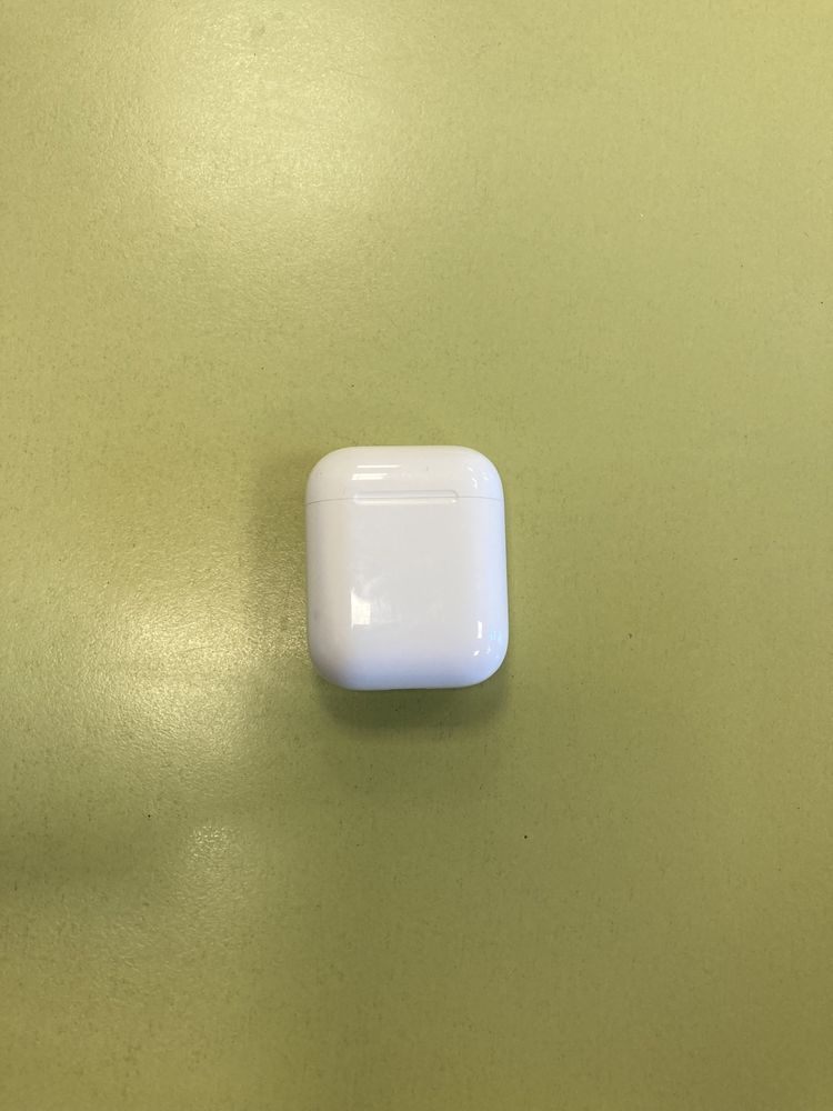 AirPods слушалки