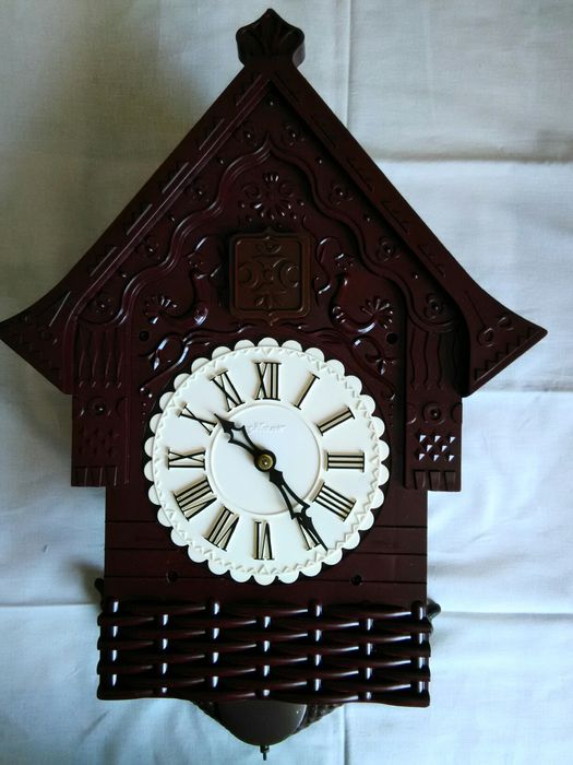 Продам часы настенные с боем