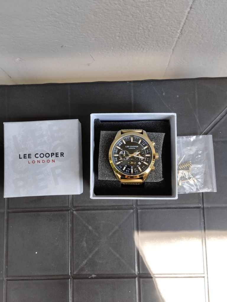 Часовник Lee Cooper