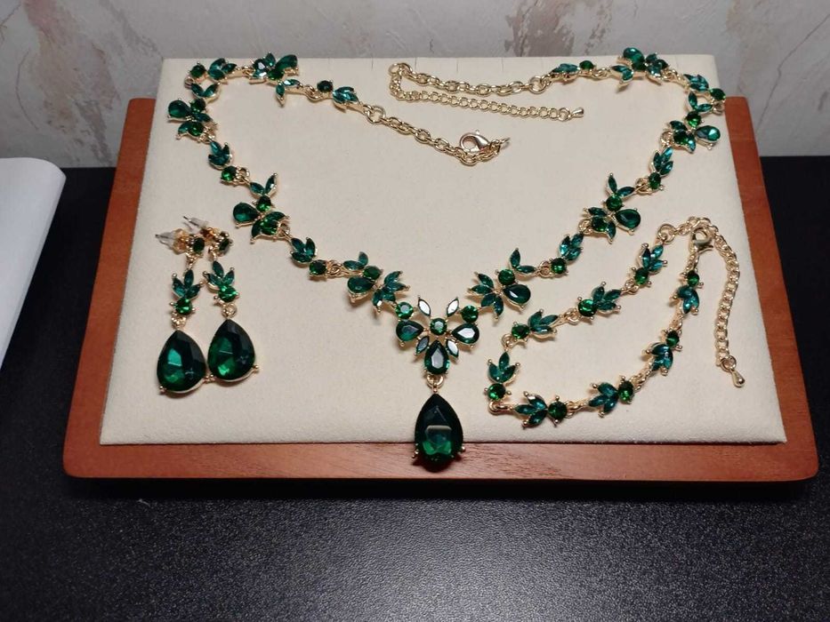 colier cu bratara si cercei