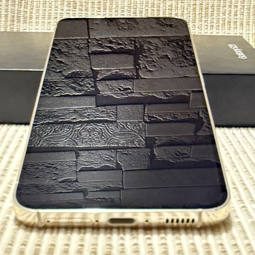 Samsung Galaxy s23 256GB cream В Гаранция