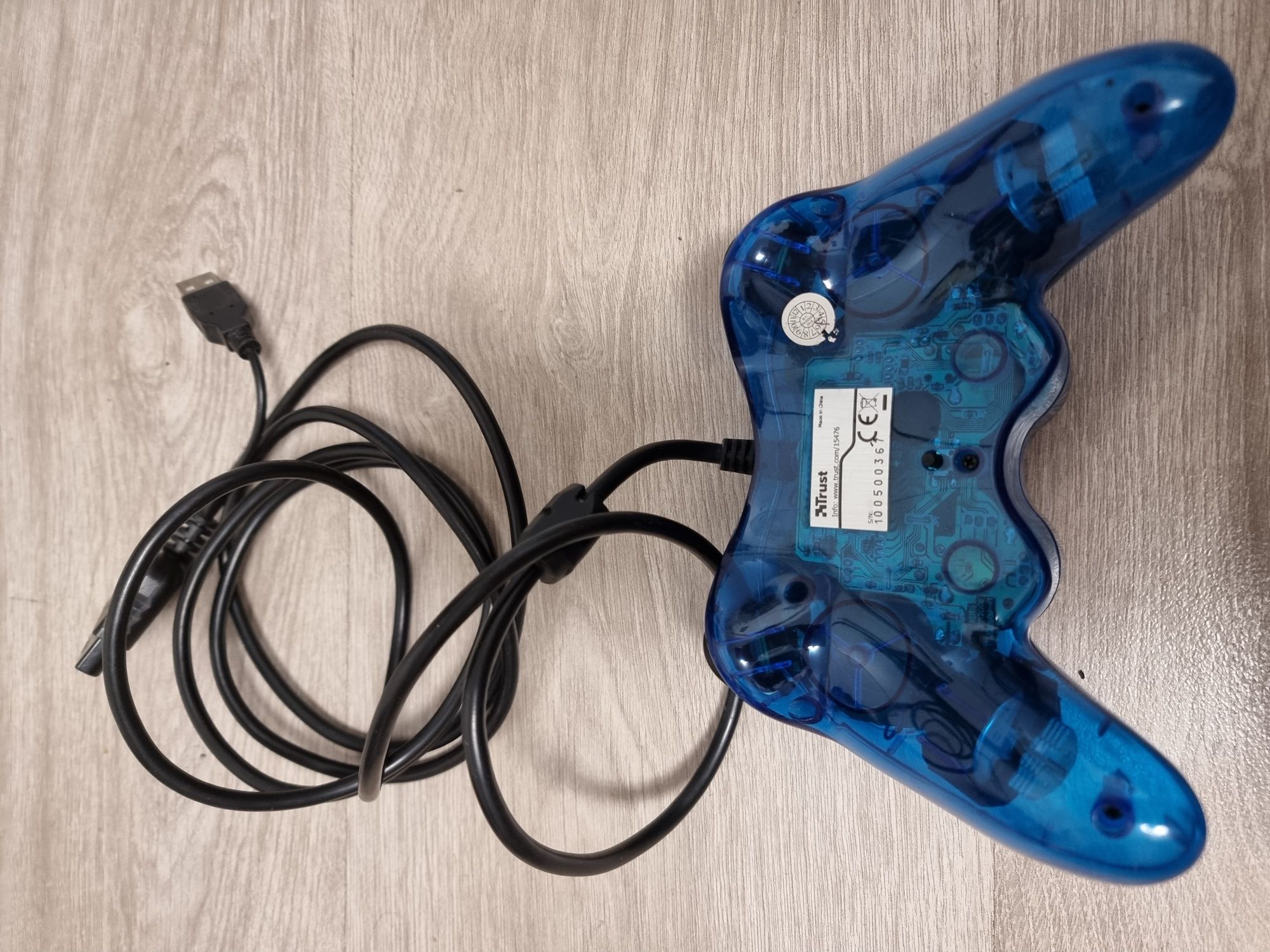 Joystick USB și PS2 Trust