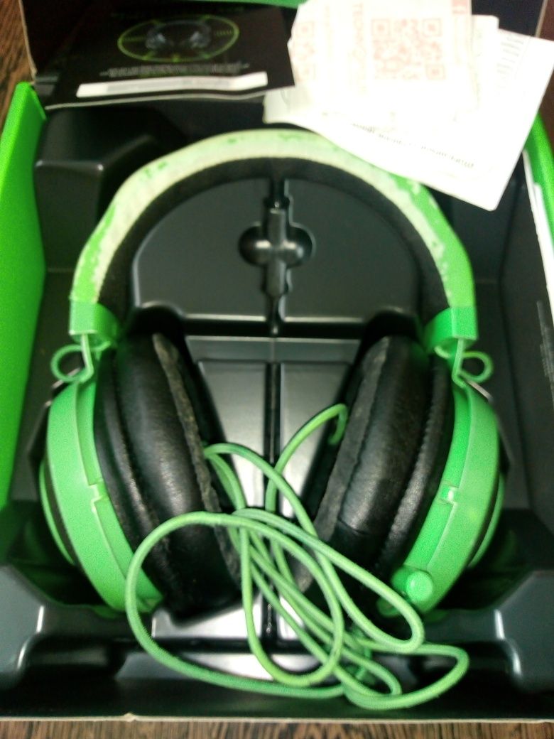 Геймърски слушалки с микрофон RAZER KRAKEN/имат забележки