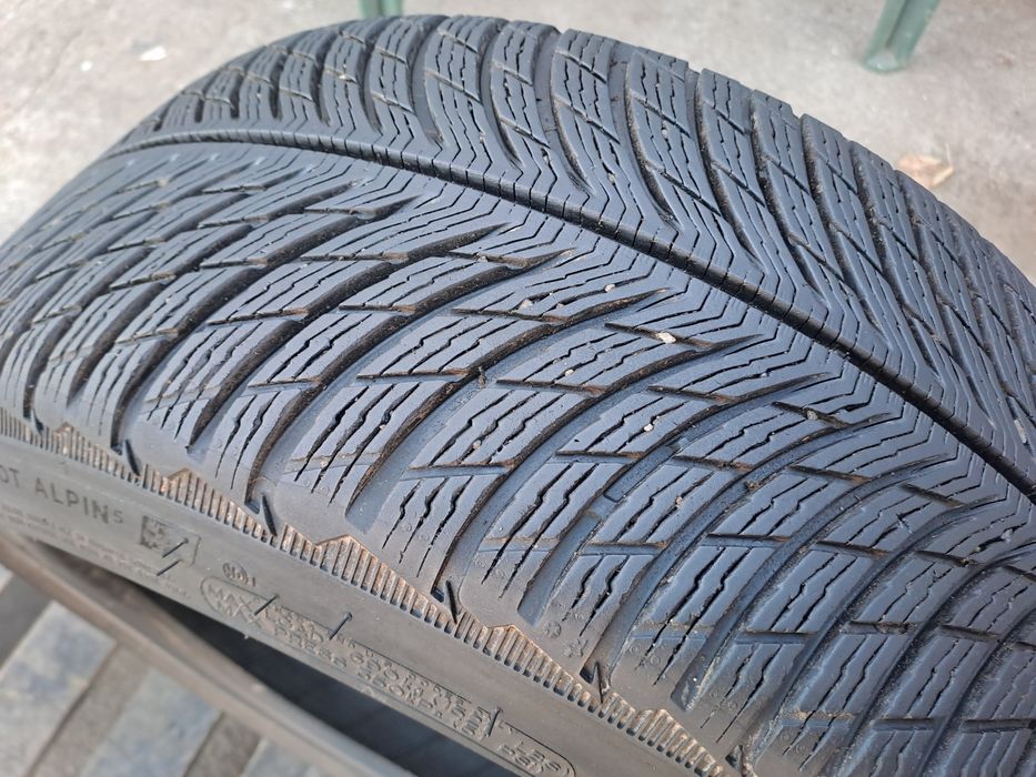 1бр. Зимна 235/40/18 Michelin