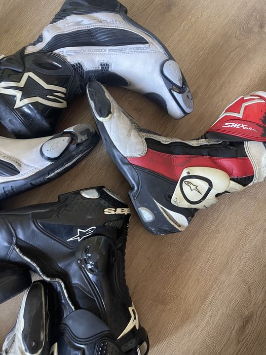 Vând/schimb cizme moto alpinestars