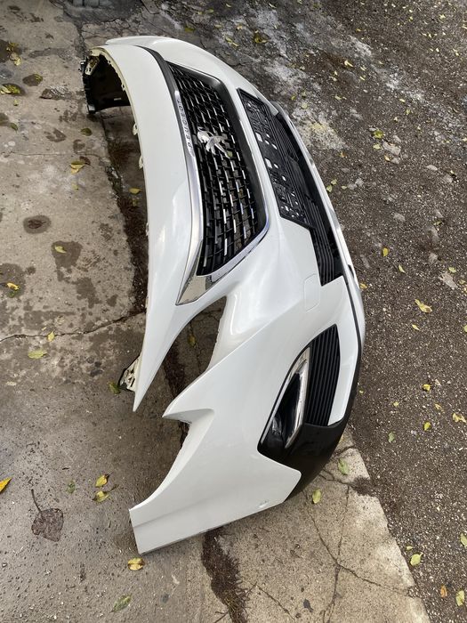 Предна броня  пежо 3008 GT от 2016 до 2021г.