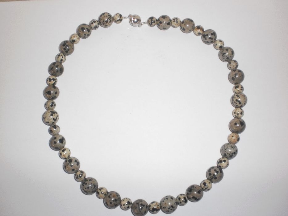 Гердан от далматински яспис-кръг