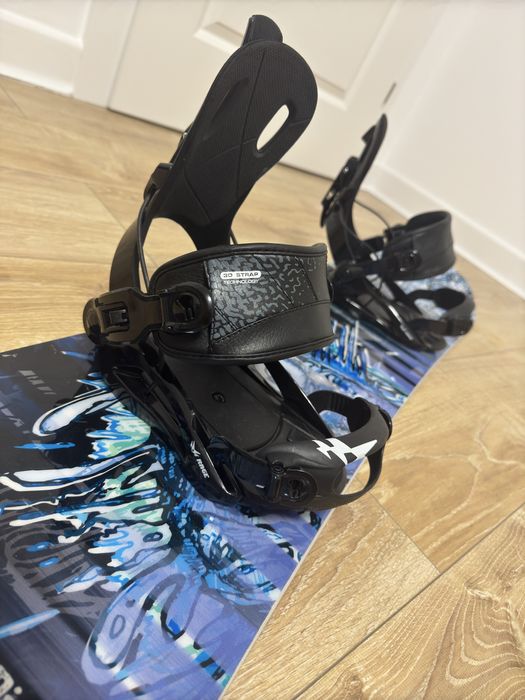 Snowboard cu legaturi si boots