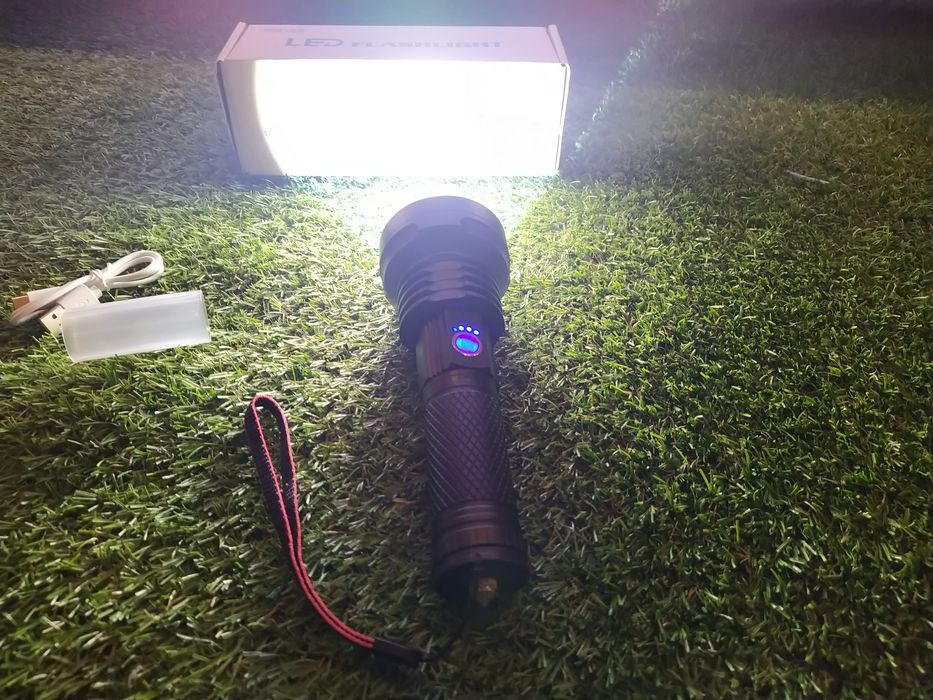 Lanterna Profesionala Metalica, cu Oglinda LED XHP50.2 model OFERTA!