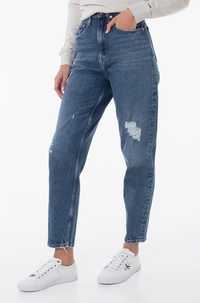 Jeans Tommy Hilfiger  (model “Mom high rise tapered”)