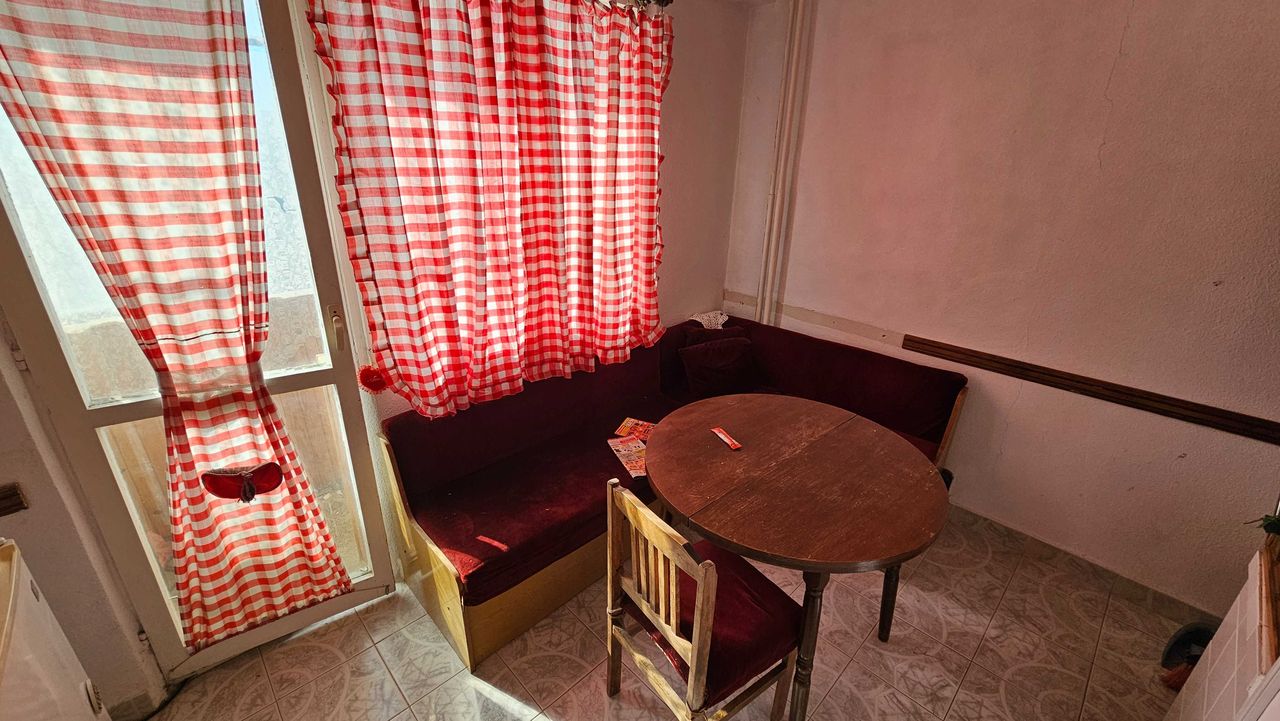 Продава се Едностаен апартамент в Разград, Орел - 47 кв.м за 923 €/кв.м - Снимка #4