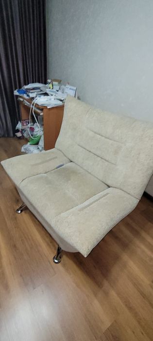 Два одноместных кресла