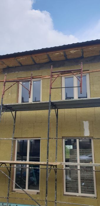 Case la cheie! Echipa de constructori disponibila!