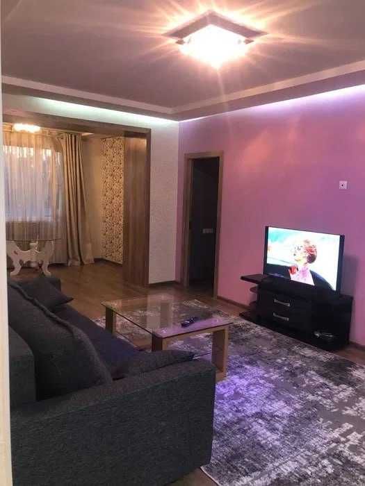 Сдам евро квартиру на Цум космонавт