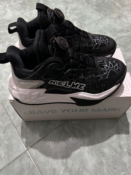 Зимни маратонки Kelme номер 37