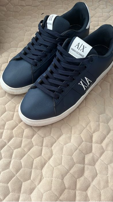 новые неношенные кросовки Armani Exchange