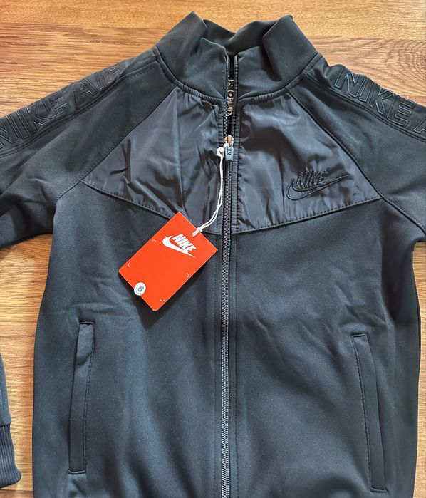 Детски,памучен,черен екип Nike с бродирано лого