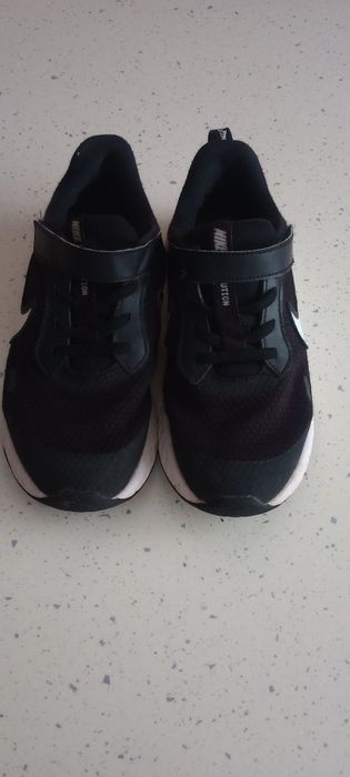 Nike revolution 5