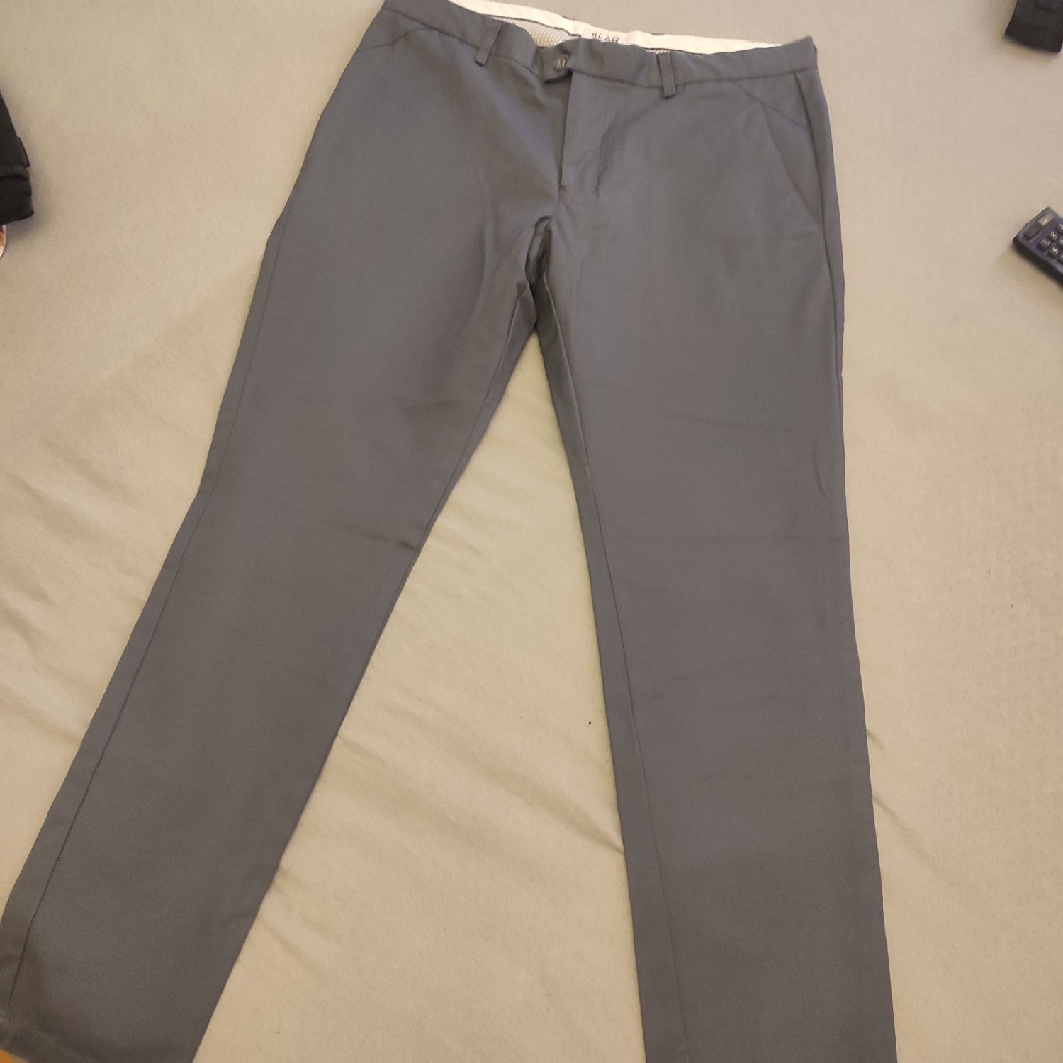 Pantaloni bărbați skini  chino- slim fit conici 3 perechi Oferta