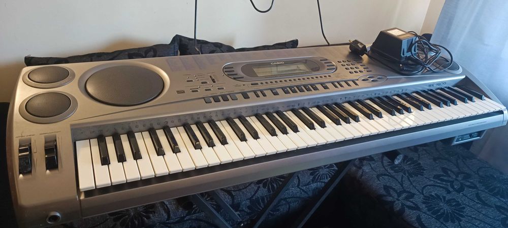 Продавам клавир Casio WK-1800 в добро състояние.