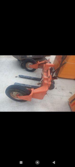 Transpalet teren accidentat