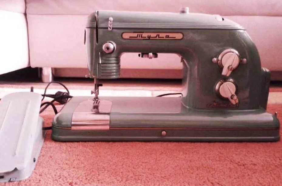 Masina de cusut ruseasca Tula (1962), nefolosita, stare de functionare