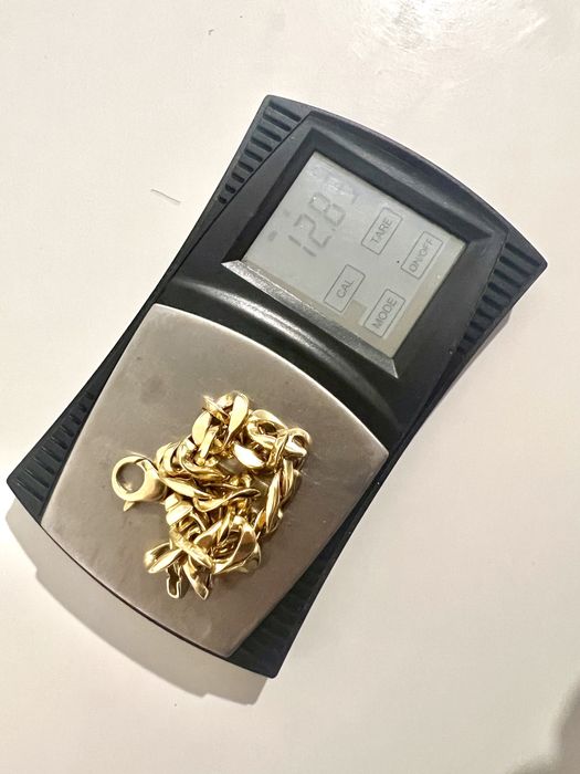 Bratara aur 18K unisex cu un model deosebit