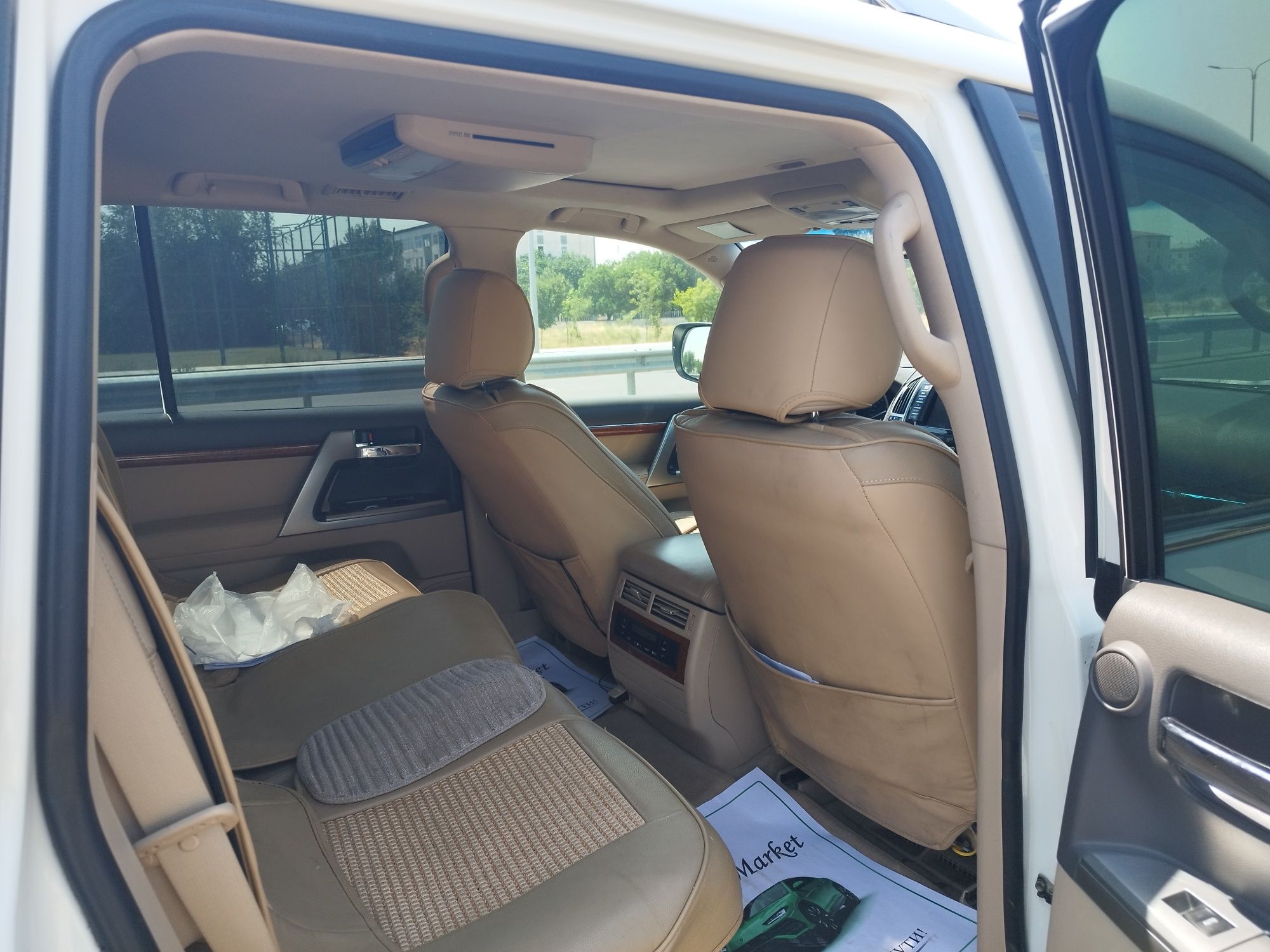 Land cruiser 200 sotiladi srochna