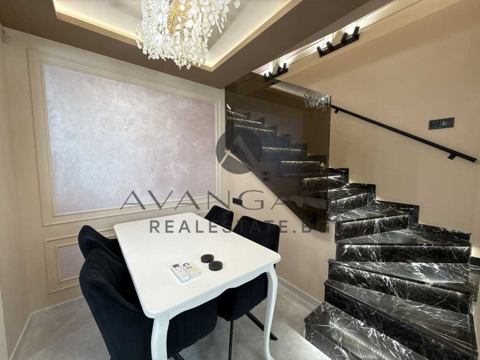 Продава се Тристаен апартамент в Пловдив, Център - 135 кв.м за 2660 €/кв.м - Снимка #8