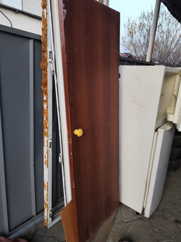 Продам межкомнатные двери разные размеры