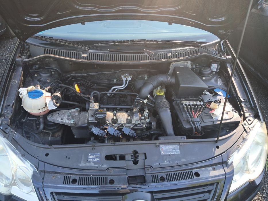 Vând sau dezmembrez VW Polo