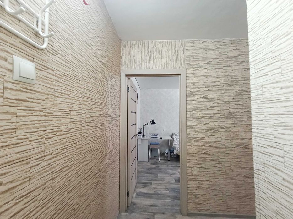 !  Продаю уютную 2-комнатную квартиру! 23 мкр.  1 этаж из 5