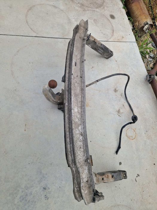 Теглич за Audi A4 B6 седан