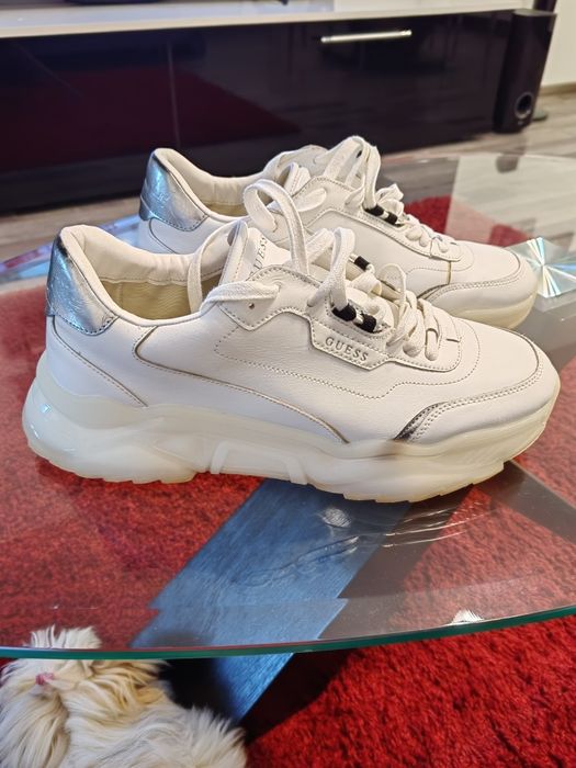 Adidași marca GUESS originali din piele