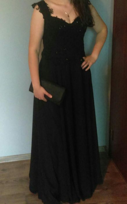 Абитуриенска рокля