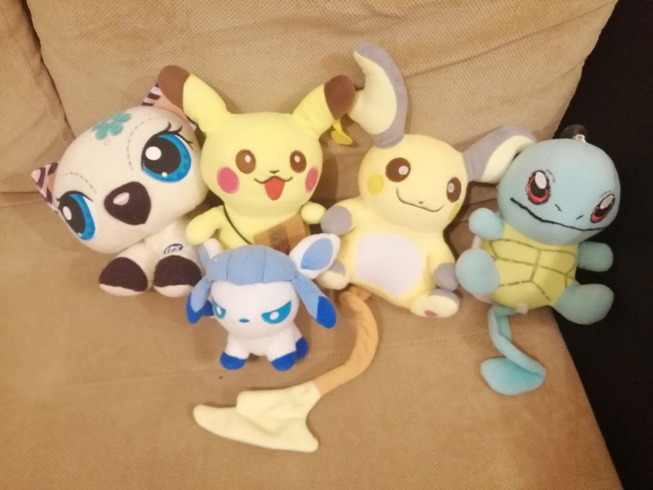Продавам плюшени играчки Покемони