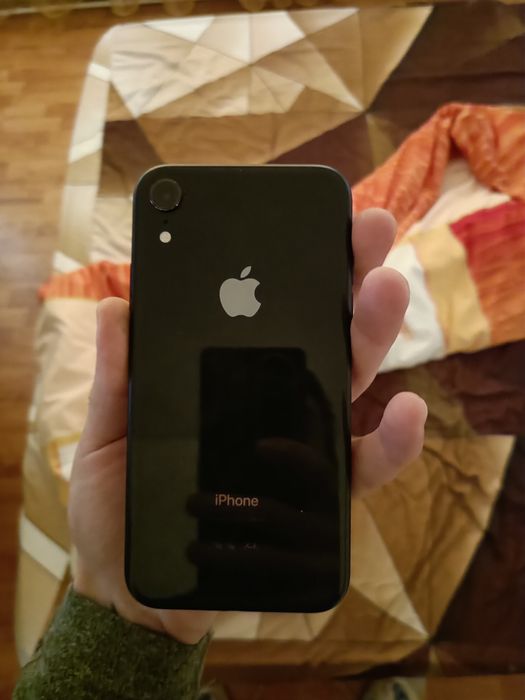 Vând iPhone xr 128