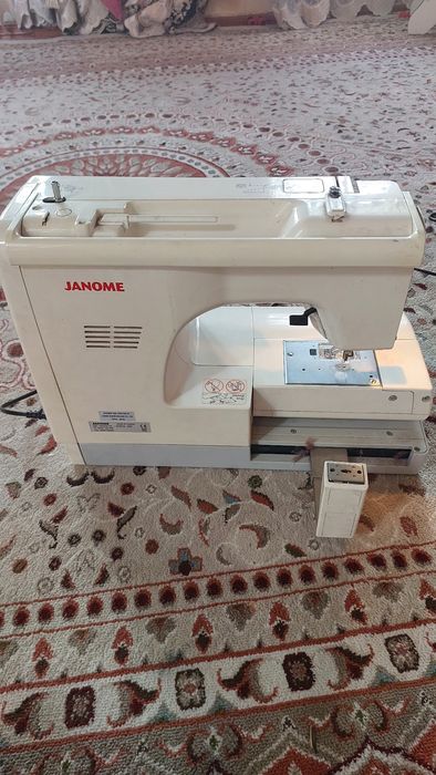 Janome e350 sotiladi iwlatilgan iwlayapti flewkasi uzi bilan