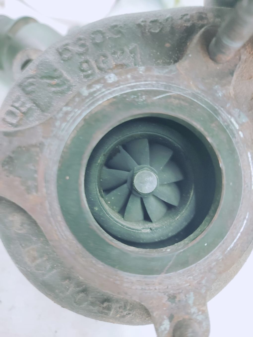 Turbo turbina 2.0 tdi caha 03l145702n Audi A4 B8/8K  [din 2007 pana  2011]