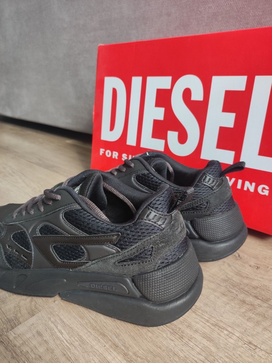 Маратонки Diesel 42