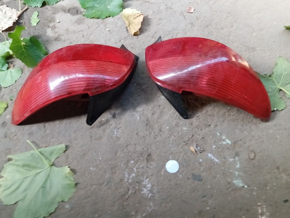 Stopuri spate mașină Peugeot