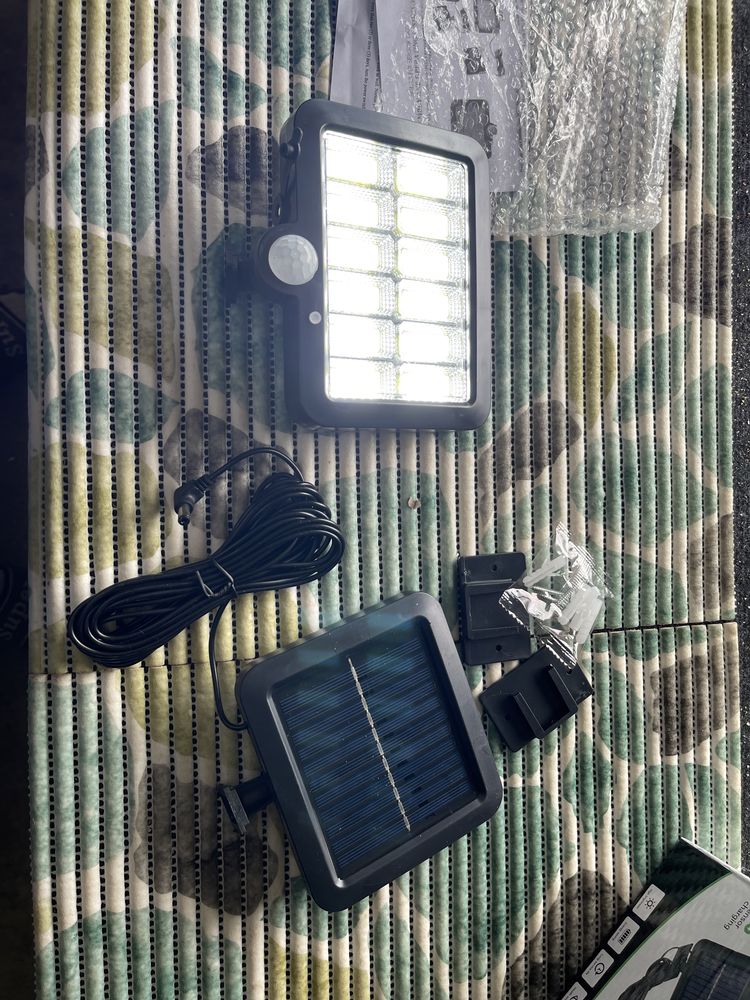 Lampa solara cu panou solar Gl 12COB